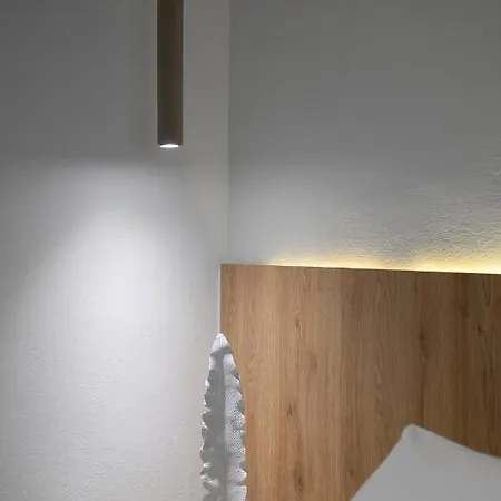 Christianna & George Luxury Hot Tub Apartment Fira  Extérieur photo