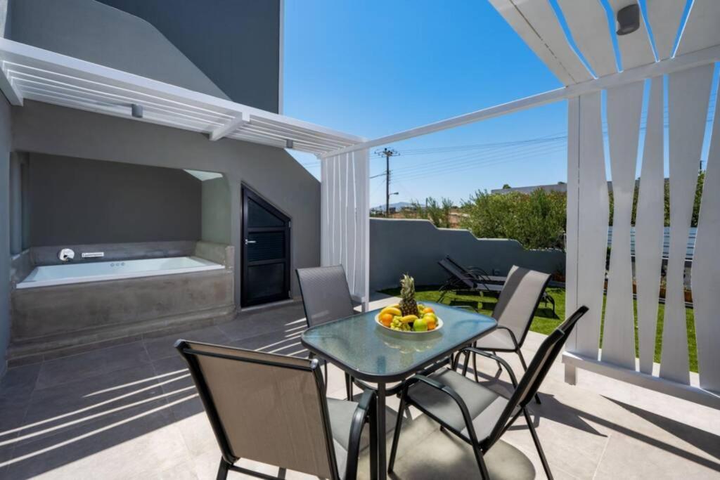 Apartment Christianna & George Luxury Hot Tub